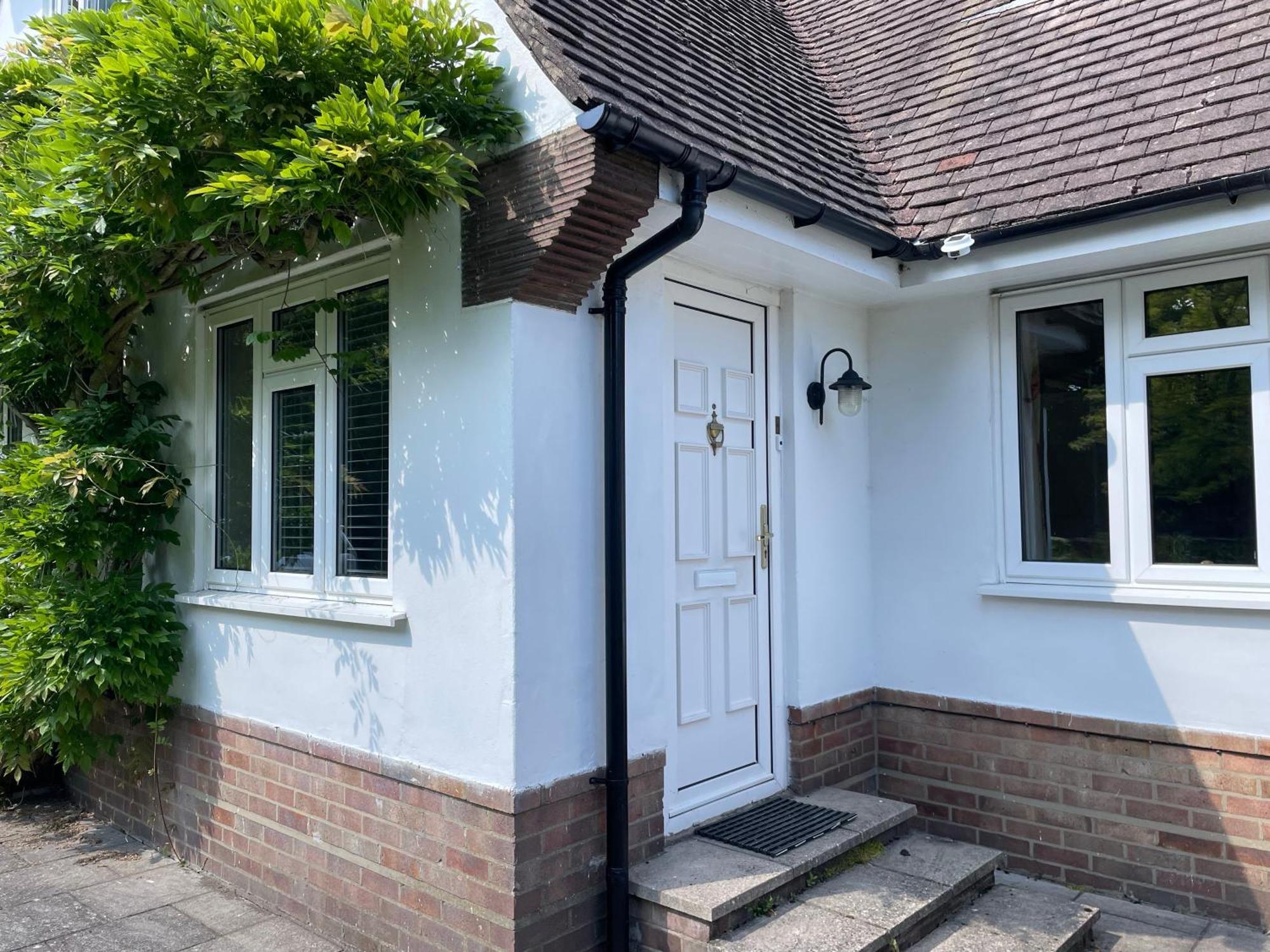 Charming Bournemouth House With Beautiful Spacious Gardens, 5 Min Drive To Beaches, Free Parking For 2-3 Cars Exterior photo
