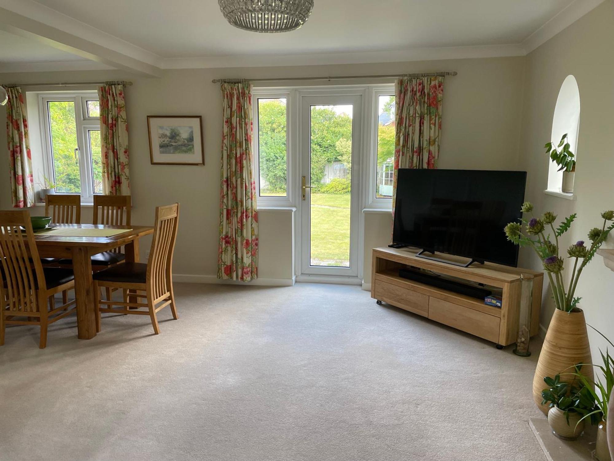Charming Bournemouth House With Beautiful Spacious Gardens, 5 Min Drive To Beaches, Free Parking For 2-3 Cars Exterior photo
