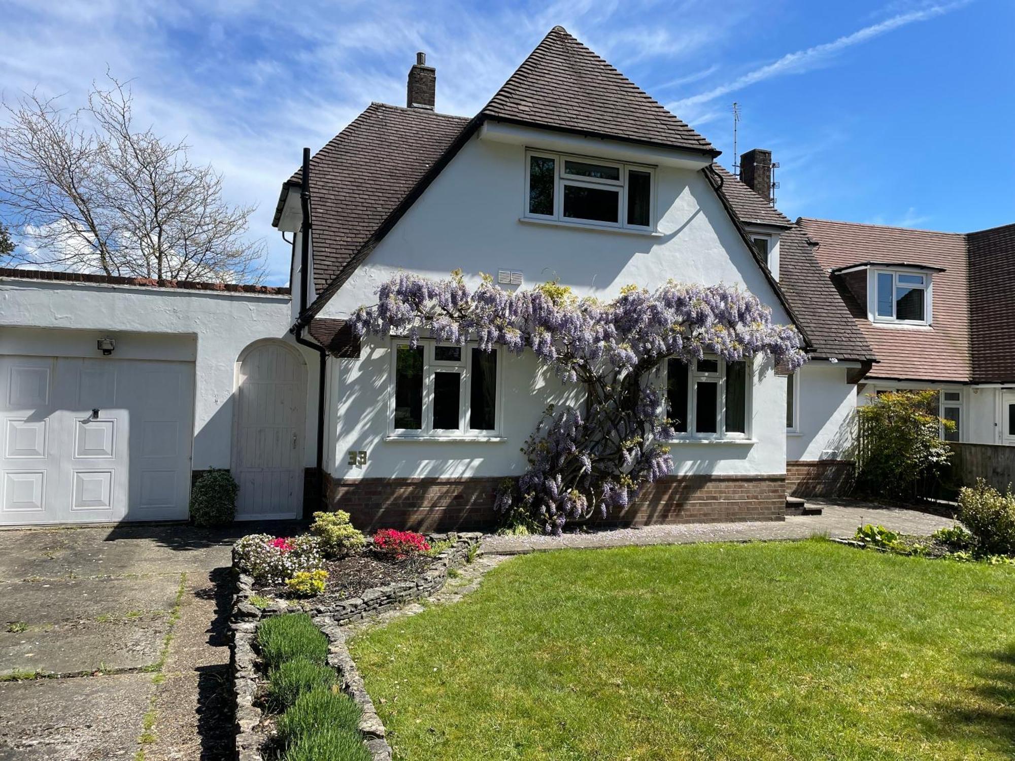 Charming Bournemouth House With Beautiful Spacious Gardens, 5 Min Drive To Beaches, Free Parking For 2-3 Cars Exterior photo