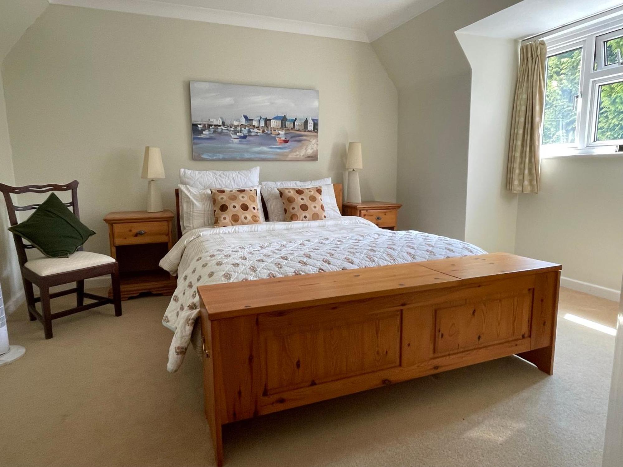 Charming Bournemouth House With Beautiful Spacious Gardens, 5 Min Drive To Beaches, Free Parking For 2-3 Cars Exterior photo